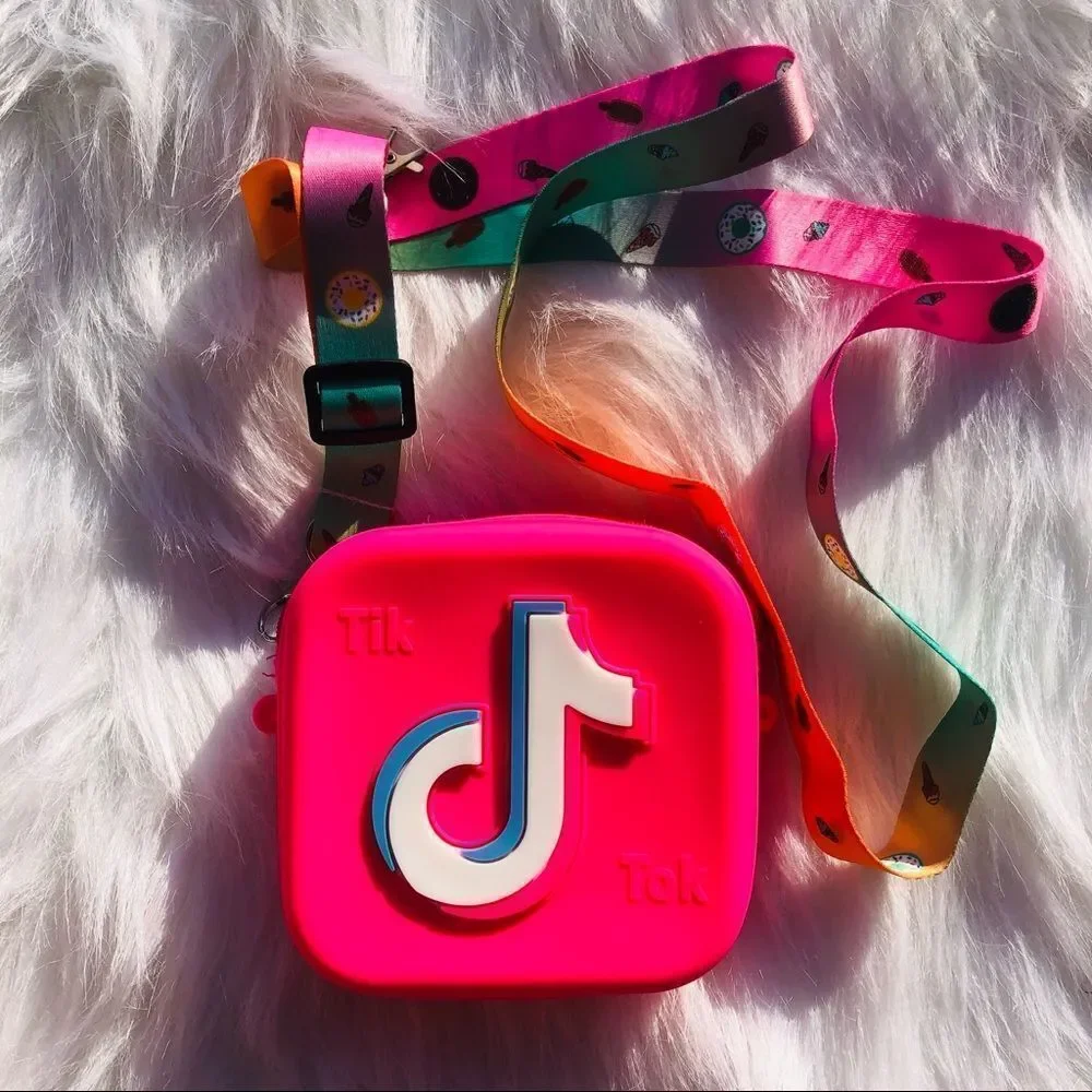 Brand New Pink Tik Tok Coin Purse Mini Purse‎